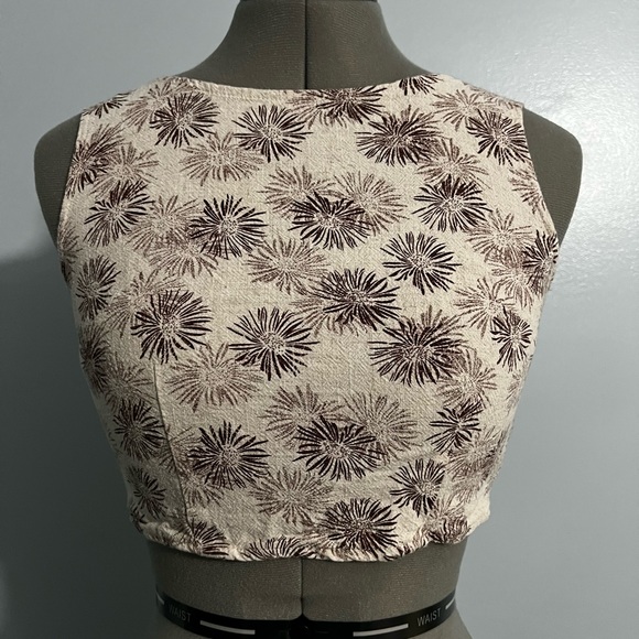 SHEIN Crop Top - Picture 4 of 8